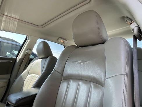Used 2008 Chrysler 300 C w/ Navigation & Sound Group II RWD image 12