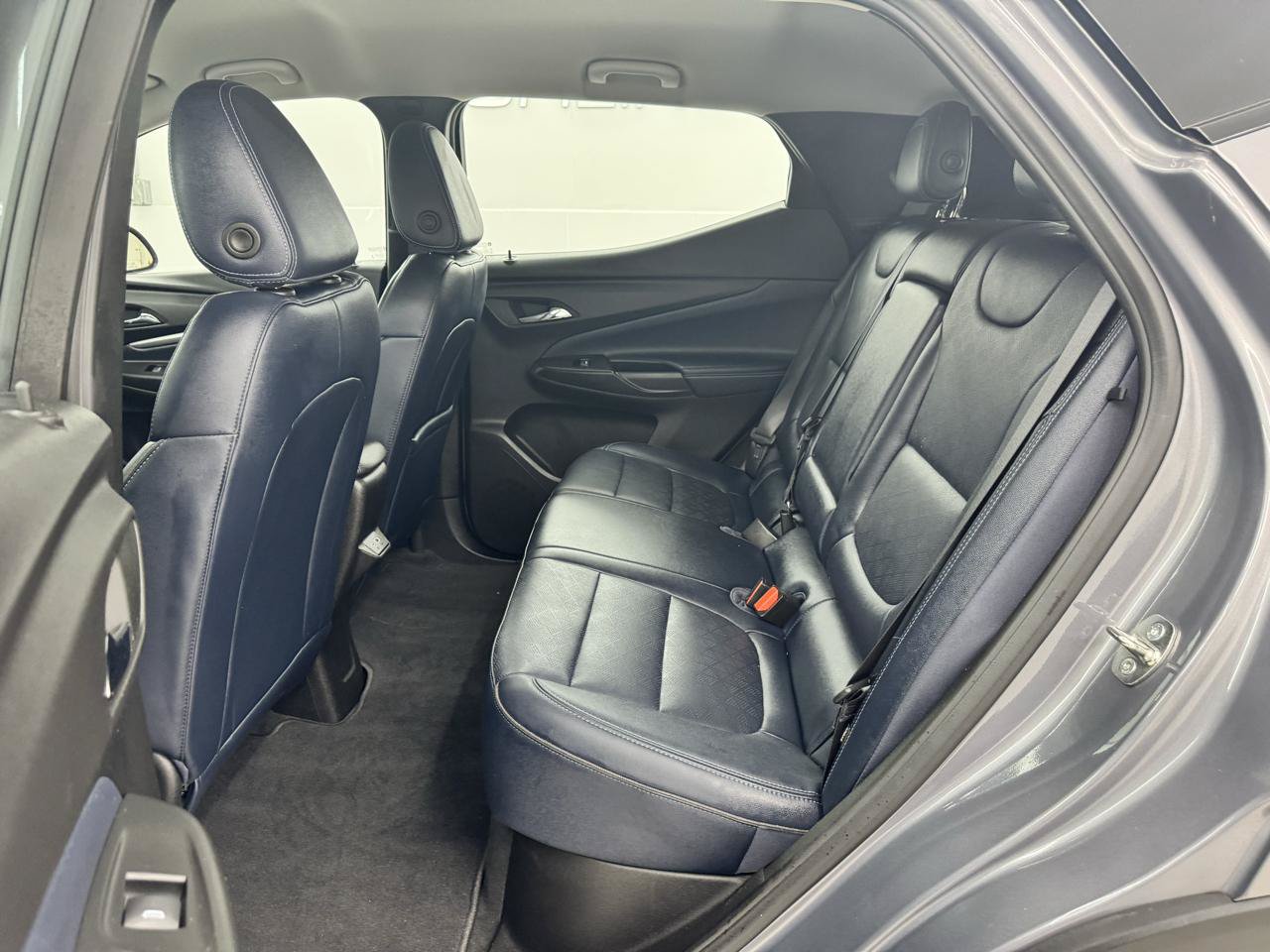 Used 2023 Chevrolet Bolt EUV LT w/ Convenience Package FWD image 15