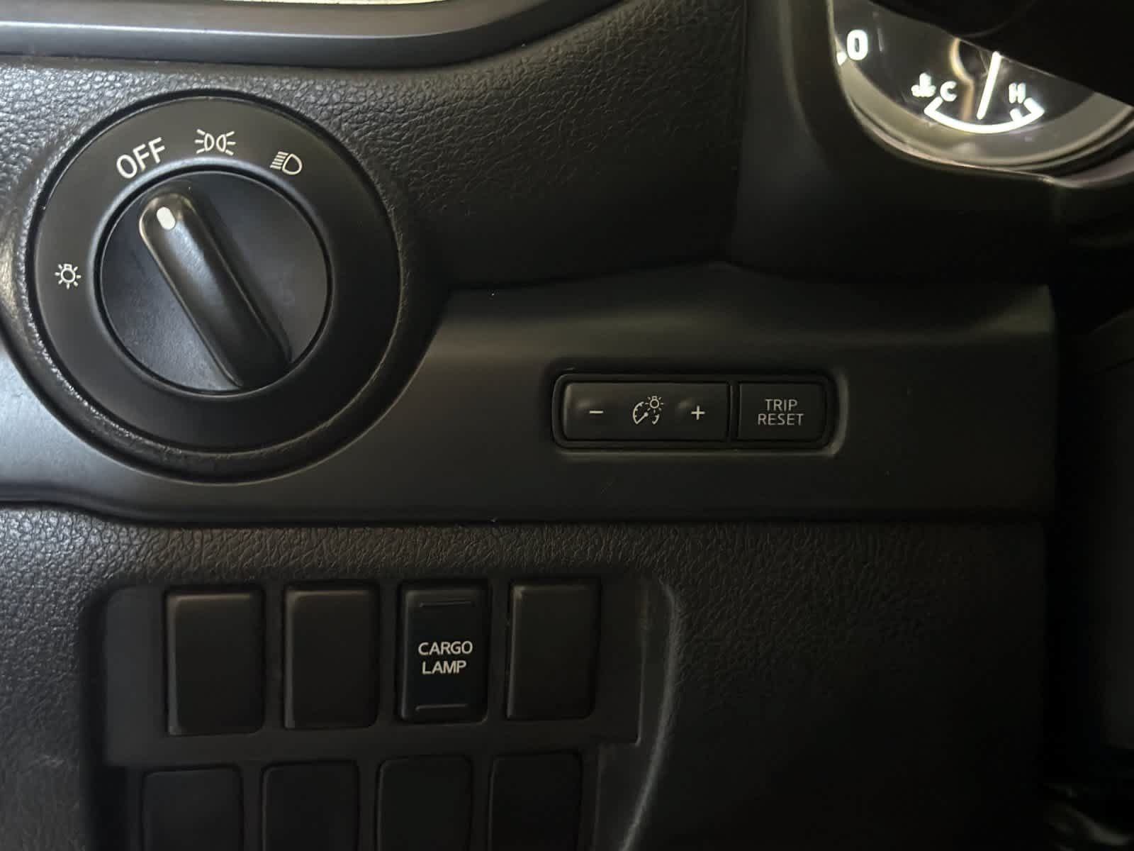 Used 2019 Nissan Titan S AWD/4WD image 28