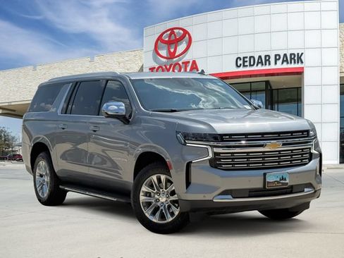 Used 2023 Chevrolet Suburban Premier RWD image 1