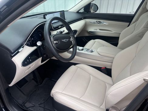 Used 2023 Genesis GV70 2.5T w/ Select Package image 15
