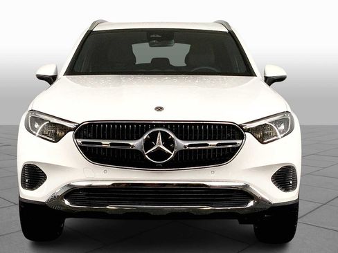 Used 2025 Mercedes-Benz GLC 300 4MATIC image 3