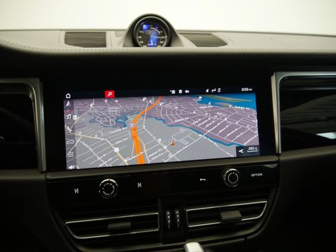 Certified 2023 Porsche Macan Turbo AWD/4WD image 40