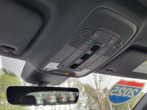 Used 2025 Audi Q3 2.0T Premium Plus w/ Premium Plus Package image 32