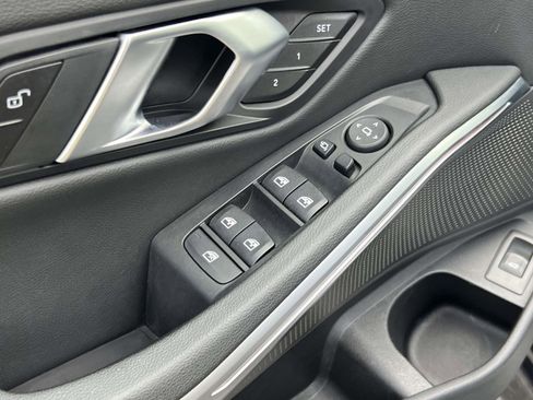 Used 2025 BMW 330i xDrive Sedan image 32