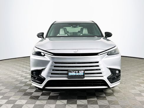 New 2025 Lexus TX 500h AWD image 2