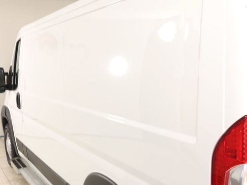 Used 2025 RAM ProMaster 2500 w/ U-Haul Equipment Group FWD image 38