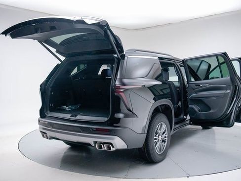 New 2026 Chevrolet Traverse LT w/ Driver Confidence Package image 22