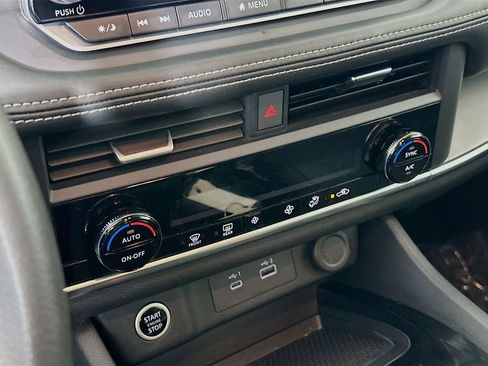 Certified 2023 Nissan Rogue SV image 22