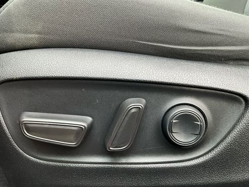 Used 2022 Toyota RAV4 XLE w/ Convenience Package image 22