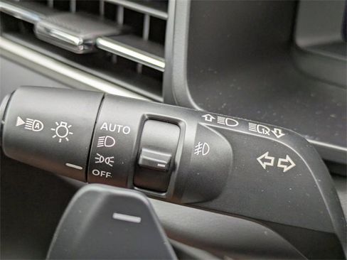 New 2025 Mitsubishi Outlander SE image 27