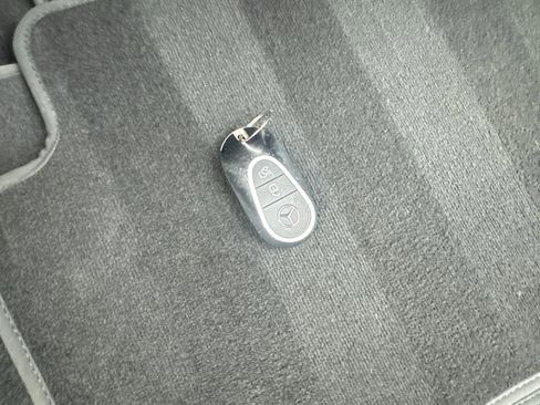 Used 2025 Mercedes-Benz C 300 Sedan image 75