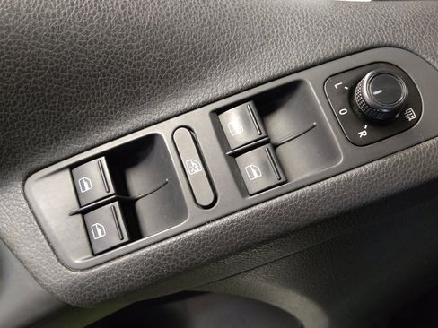 Used 2017 Volkswagen Tiguan Limited w/ Premium Package image 27