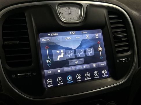 Used 2018 Chrysler 300 Touring L RWD image 16