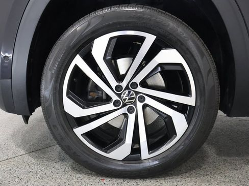 Used 2021 Volkswagen Atlas SEL Premium image 5