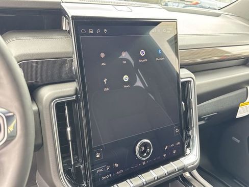 New 2026 GMC Yukon XL Elevation AWD/4WD image 18