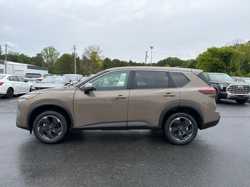 Used 2025 Nissan Rogue SV AWD/4WD image 2