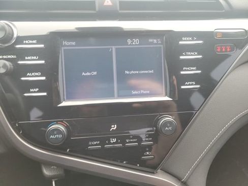 Used 2019 Toyota Camry SE image 18