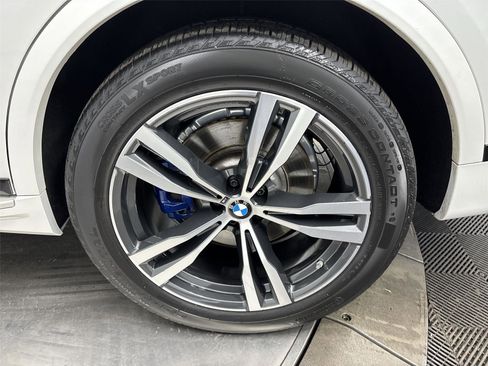 Used 2025 BMW X7 xDrive40i AWD/4WD image 27