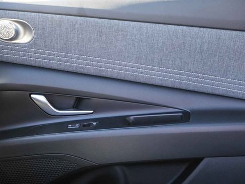 New 2026 Hyundai Elantra Limited FWD image 24