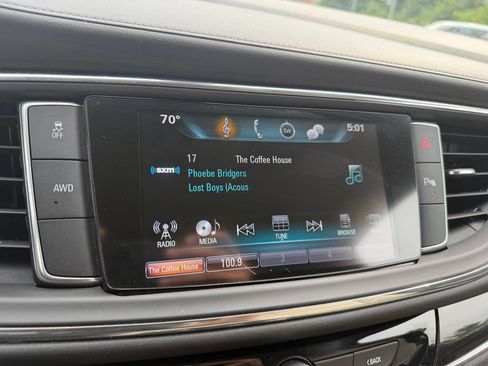 Used 2018 Buick Enclave Essence AWD/4WD image 21