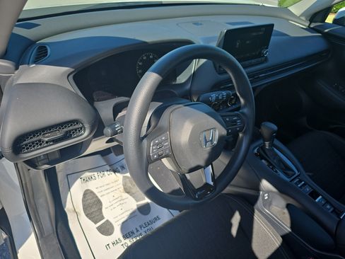 Used 2024 Honda HR-V LX image 15