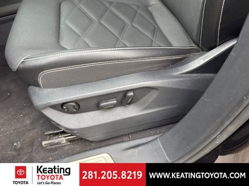 Used 2025 Volkswagen Atlas SE image 14