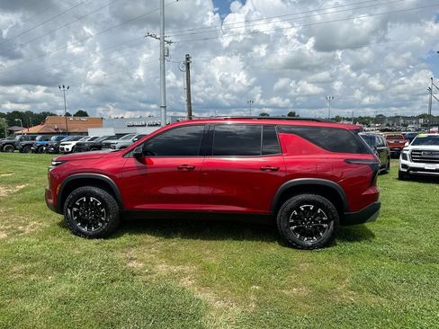 Used 2025 Chevrolet Traverse Z71 AWD/4WD image 11