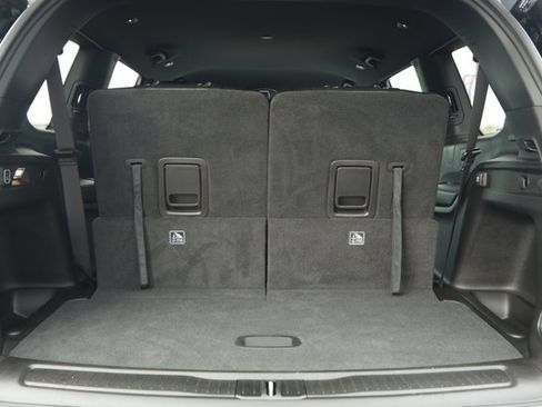 Used 2025 Jeep Grand Cherokee L Limited w/ Black Appearance Package image 10