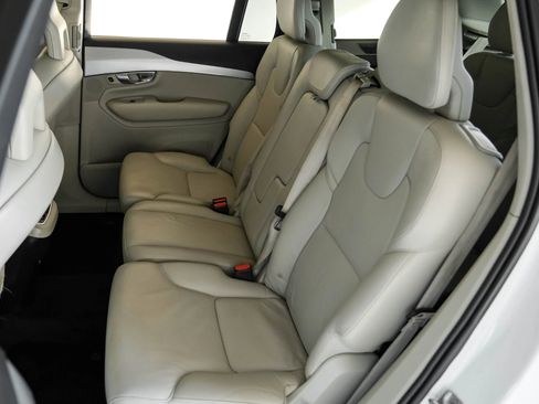 Used 2017 Volvo XC90 T6 Momentum w/ Vision Package image 42