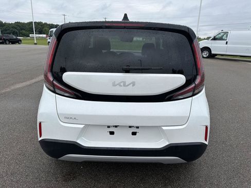 Used 2025 Kia Soul LX w/ LX Technology Package FWD image 2