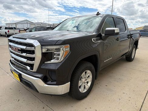 Used 2019 GMC Sierra 1500 SLE w/ SLE Value Package AWD/4WD image 4