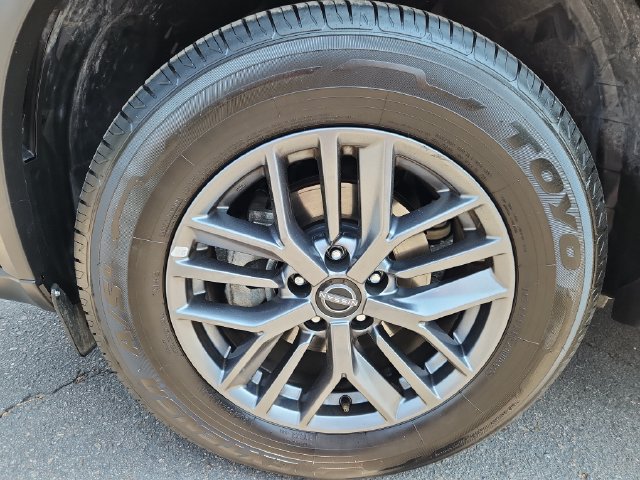 Used 2024 Nissan Rogue S AWD/4WD image 15