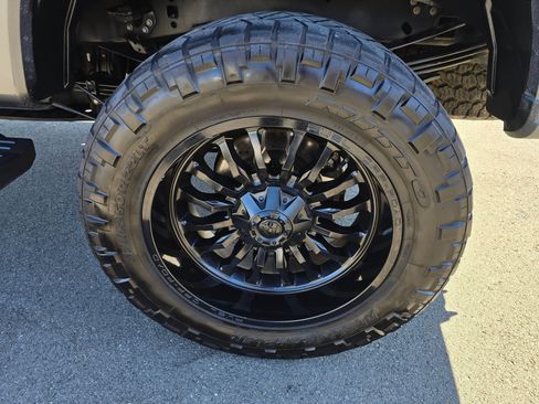 Used 2017 Ford F350 Lariat w/ Lariat Value Package AWD/4WD image 14