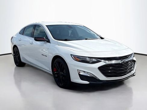 Used 2021 Chevrolet Malibu LT w/ Leather Package FWD image 3