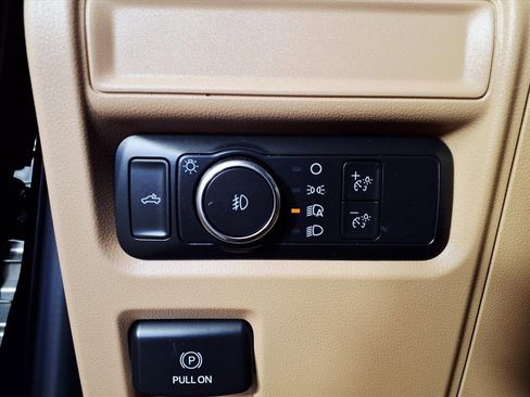 Used 2022 Ford F150 XLT image 13