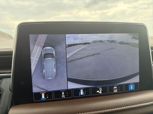 Used 2021 Chevrolet Tahoe High Country w/ Premium Package image 31