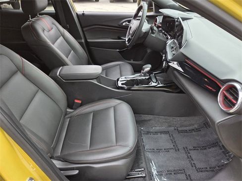 Certified 2024 Chevrolet Trax RS w/ Sunroof Package image 15