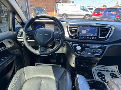 Used 2020 Chrysler Pacifica Touring-L Plus w/ Advanced Safetytec Group FWD image 58
