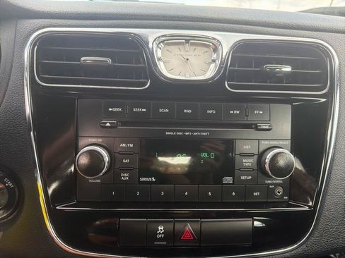 Used 2013 Chrysler 200 Touring FWD image 25
