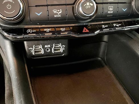 Used 2024 Dodge Durango GT image 12