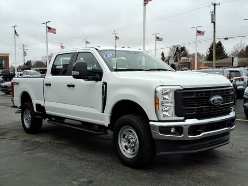 Used 2024 Ford F350 XL w/ FX4 Off-Road Package image 3