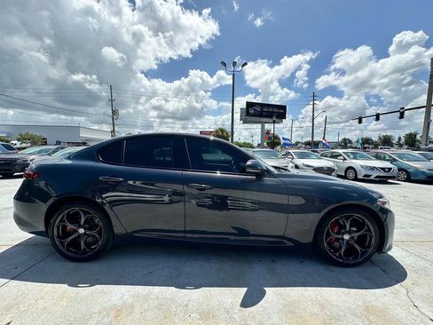 Used 2019 Alfa Romeo Giulia Ti Sport w/ Quick Order Package 22S Sport AWD/4WD image 3