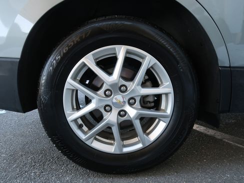 Used 2024 Chevrolet Equinox LT AWD/4WD image 44