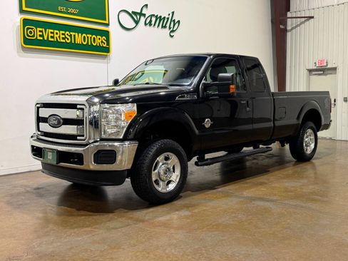 Used 2012 Ford F250 XLT w/ XLT Interior Pkg AWD/4WD image 3
