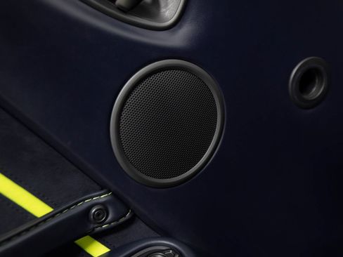 Used 2020 Aston Martin V8 Vantage AMR RWD image 14