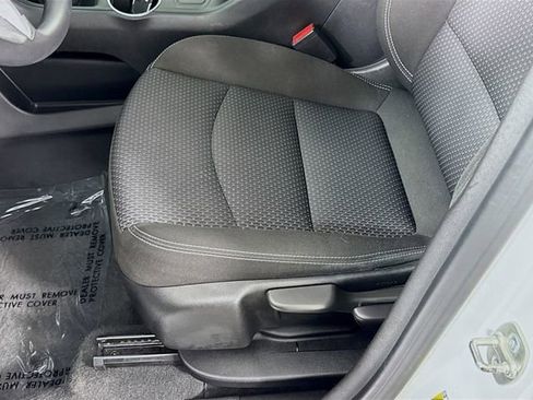 Used 2024 GMC Terrain SLE AWD/4WD image 19