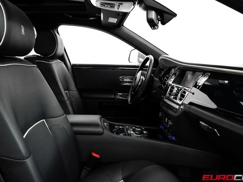 Used 2014 Rolls-Royce Ghost RWD image 37