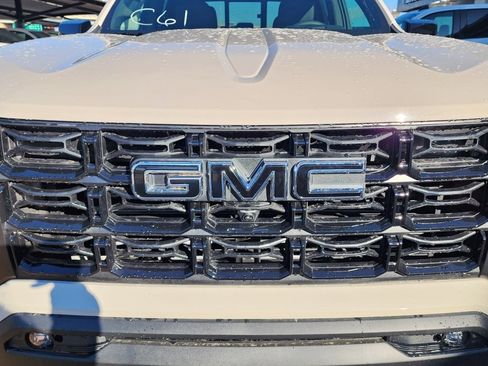 New 2026 GMC Canyon Elevation w/ Convenience Package image 10