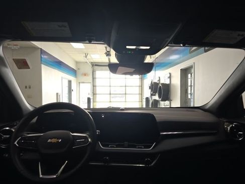 Used 2025 Chevrolet Equinox LT w/ Convenience Package II AWD/4WD image 14